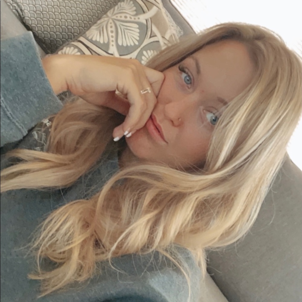 Meet your Posher, Kayla